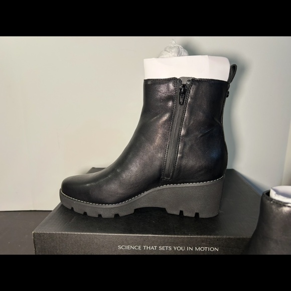 Vionic Aria Water Repellent Leather Platform Wedge Boots Black Womans 8M - Picture 7 of 16